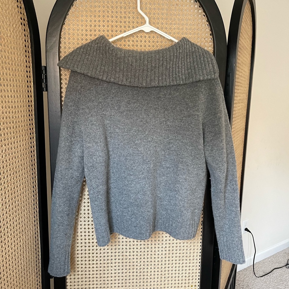 Designer wool sweaters - Picture 2 of 3
